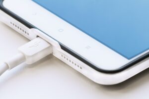 proveedores de cargadores al por mayor - movil cargando